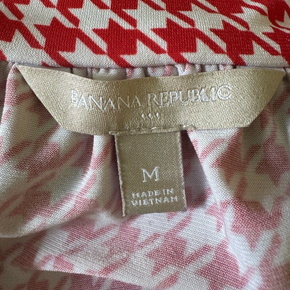 Banana Republic Red and White Houndstooth Tie Front Blouse - Picture 2 of 4